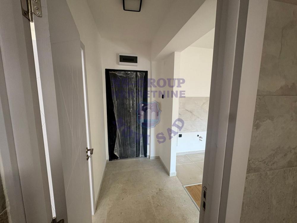 Slika 3 - Dvosoban, 38m2, Banatić Novi Sad, sa terasom, ima lift