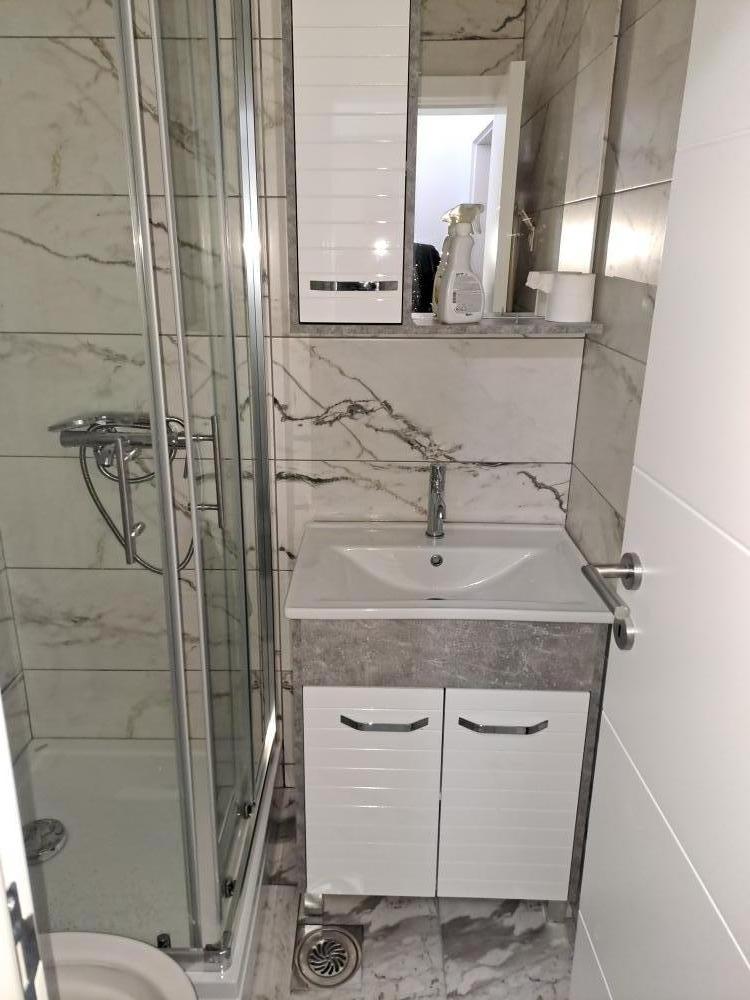 Slika 1 - Dvosoban, 45m2, Dositeja Obradovica, Sremski Karlovci Novi Sad, sa terasom