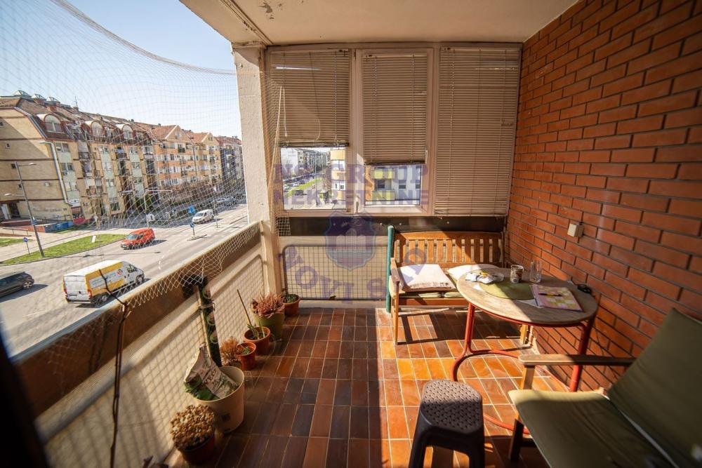 Slika 8 - Odličan trosoban stan na Bulevaru Patrijarha Pavla! 