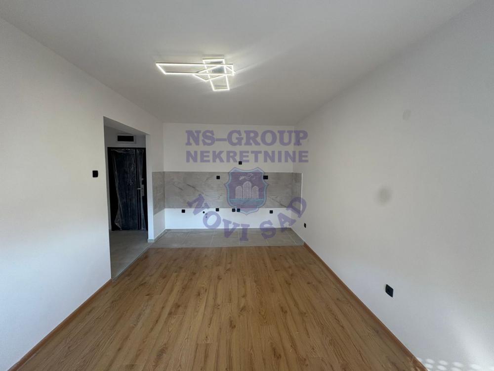 Slika 0 - Prodaja stana, 38m2, Banatić Novi Sad, sa terasom, ima lift