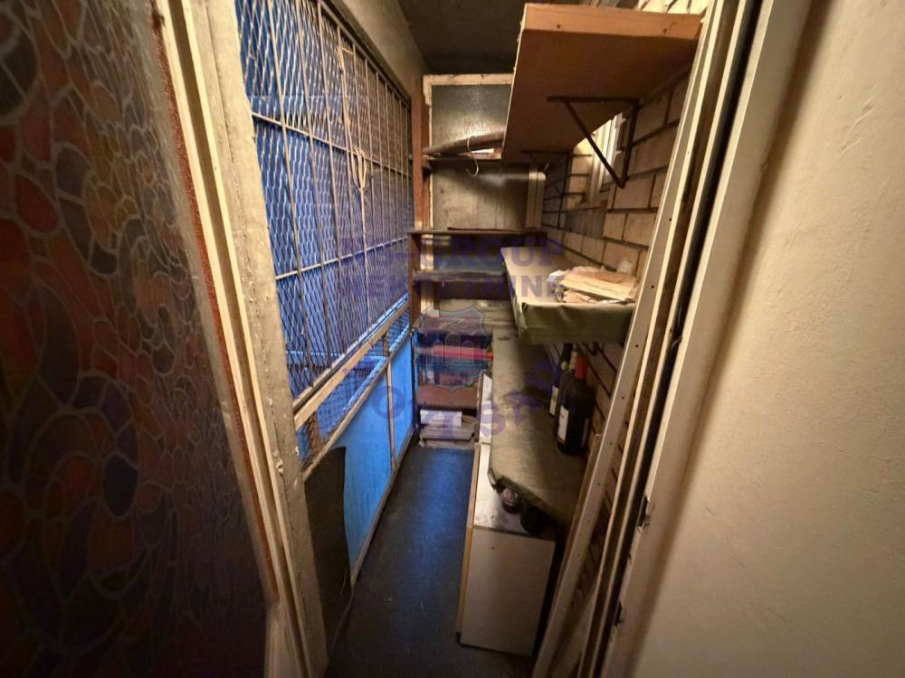 Slika 8 - Dvosoban, 50m2, Socijalno Novi Sad, sa terasom, ima lift