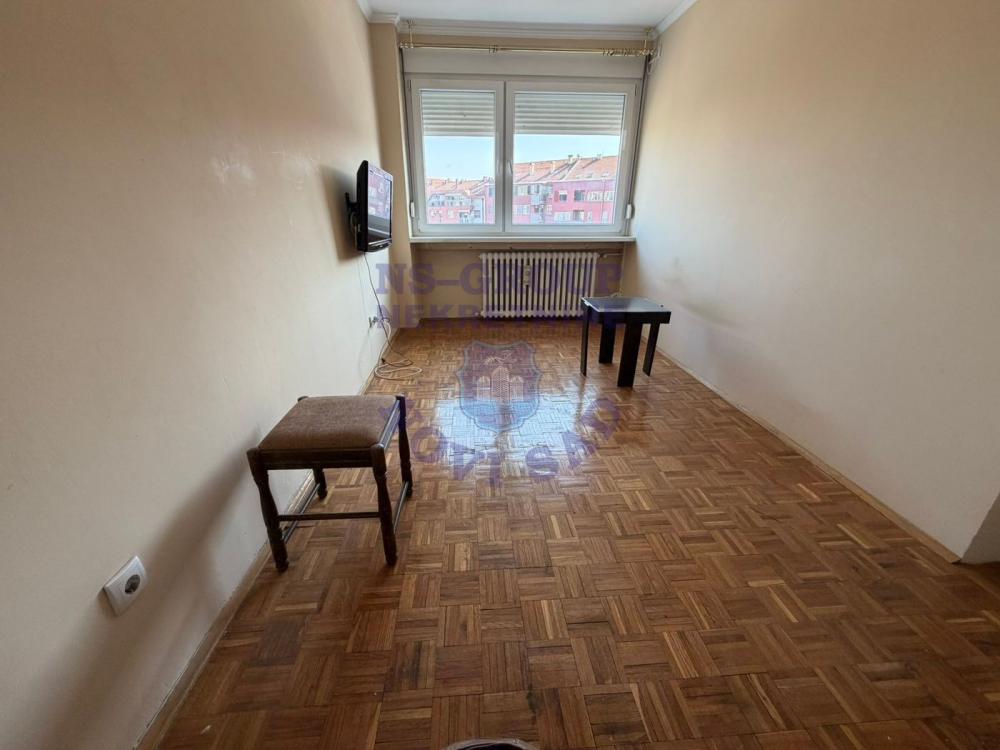 Slika 1 - Dvosoban, 50m2, Socijalno Novi Sad, sa terasom, ima lift