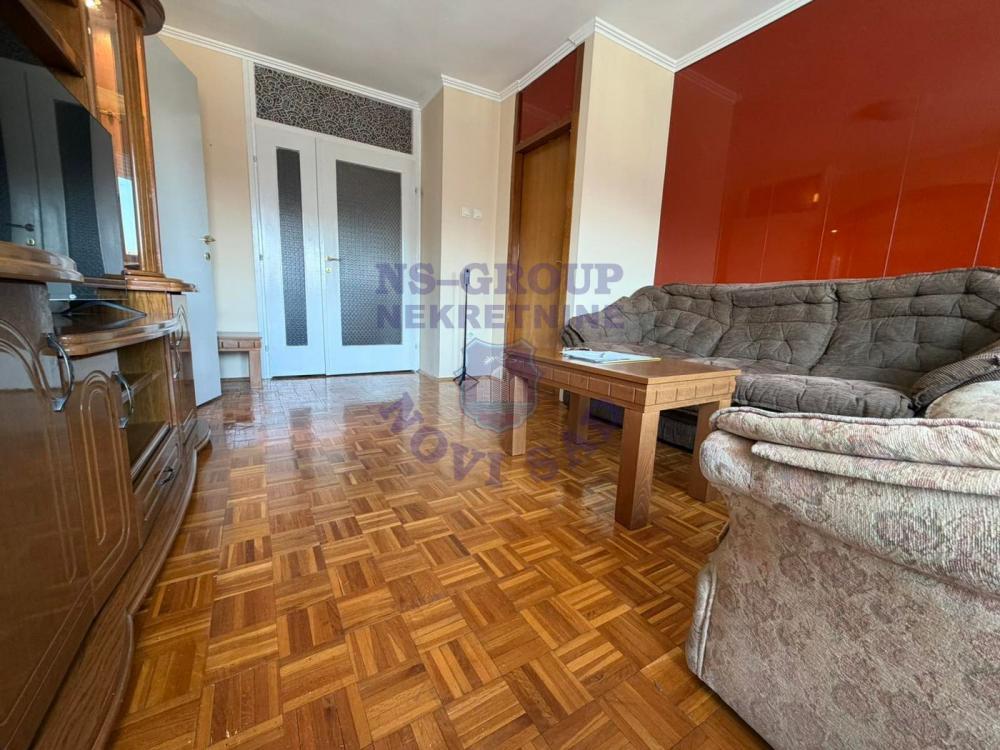 Glavna slika -Dvosoban, 50m2, Socijalno Novi Sad, sa terasom, ima lift