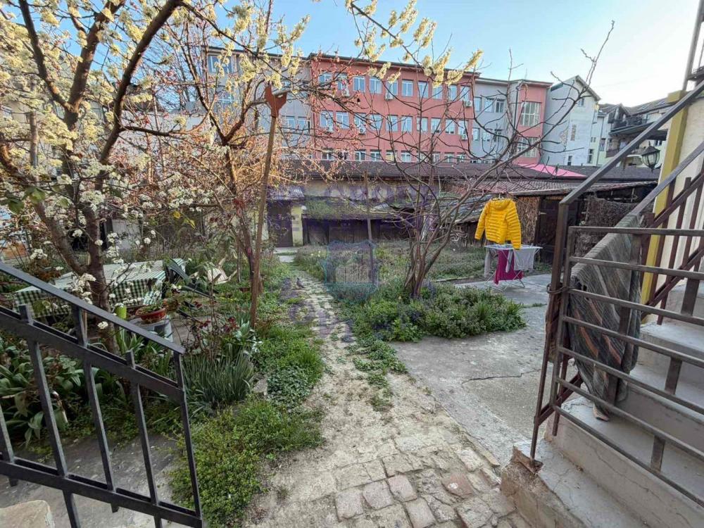 Slika 10 - Dvoiposoban stan u samom centru grada U ULICI ILIJE VUČETIĆA