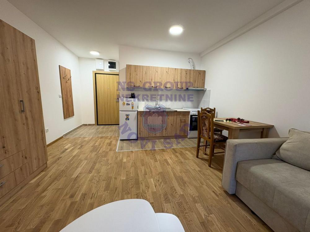 Slika 4 - Kompletno nameštena garsonjera na ulazu u Veternik