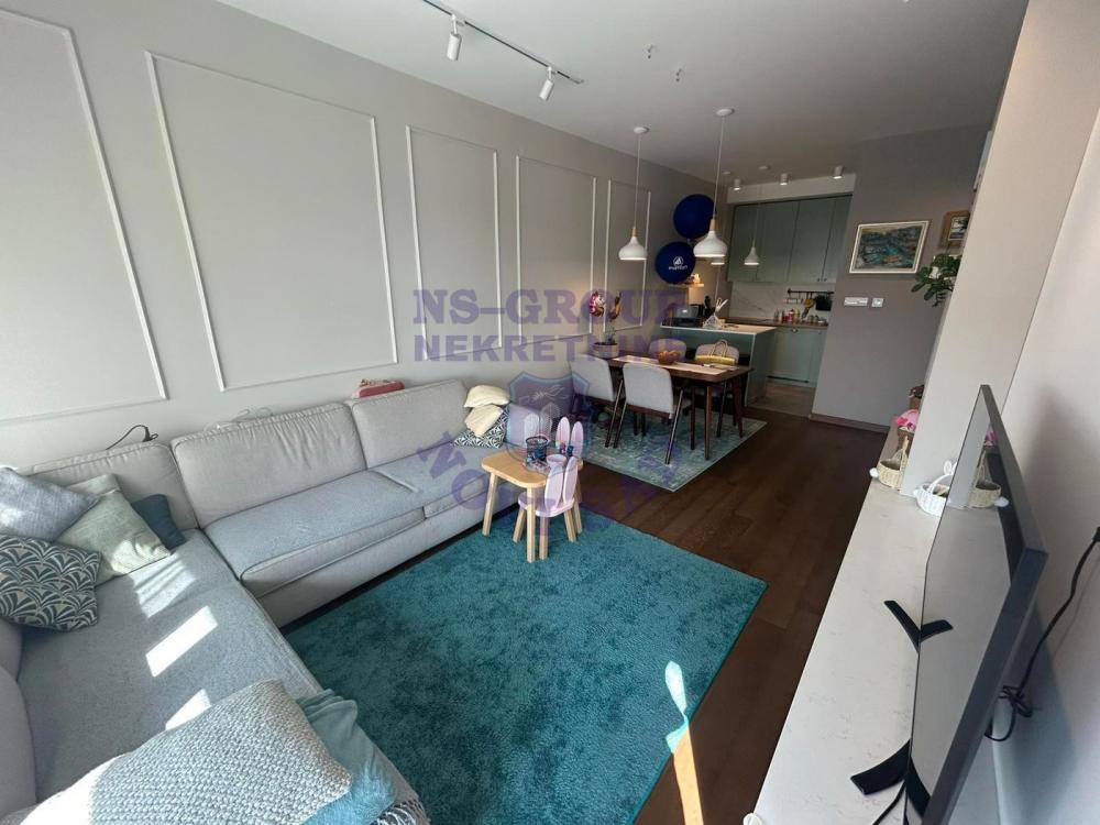 Slika 0 - Trosoban, 67m2, Bulevar Evrope Novi Sad, sa terasom, ima lift