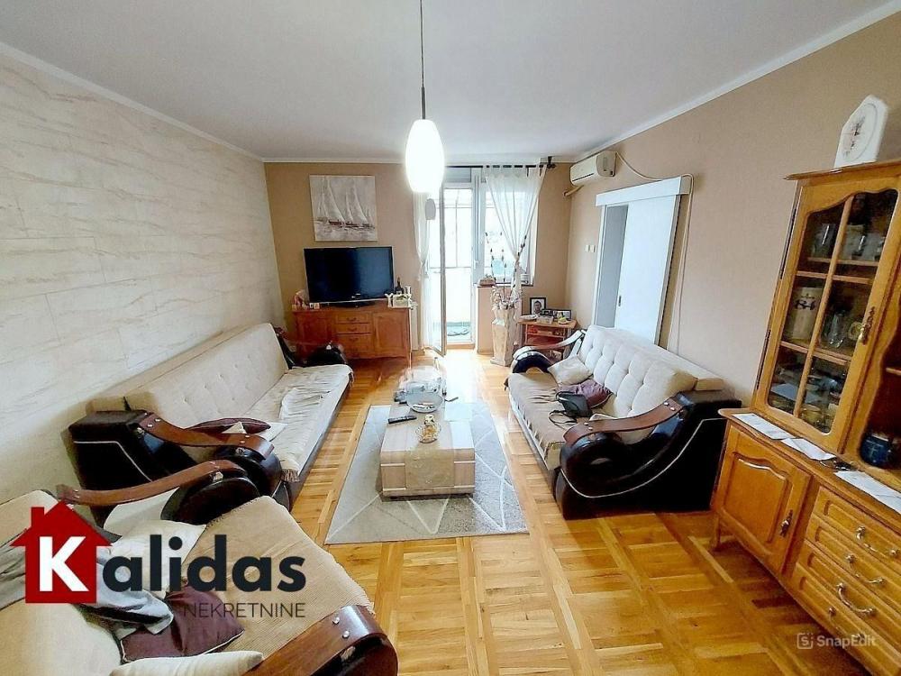 Slika 2 - Stan,NOVI SAD,BULEVAR EVROPE,kv: 99, € 185400, ID: 1008642
