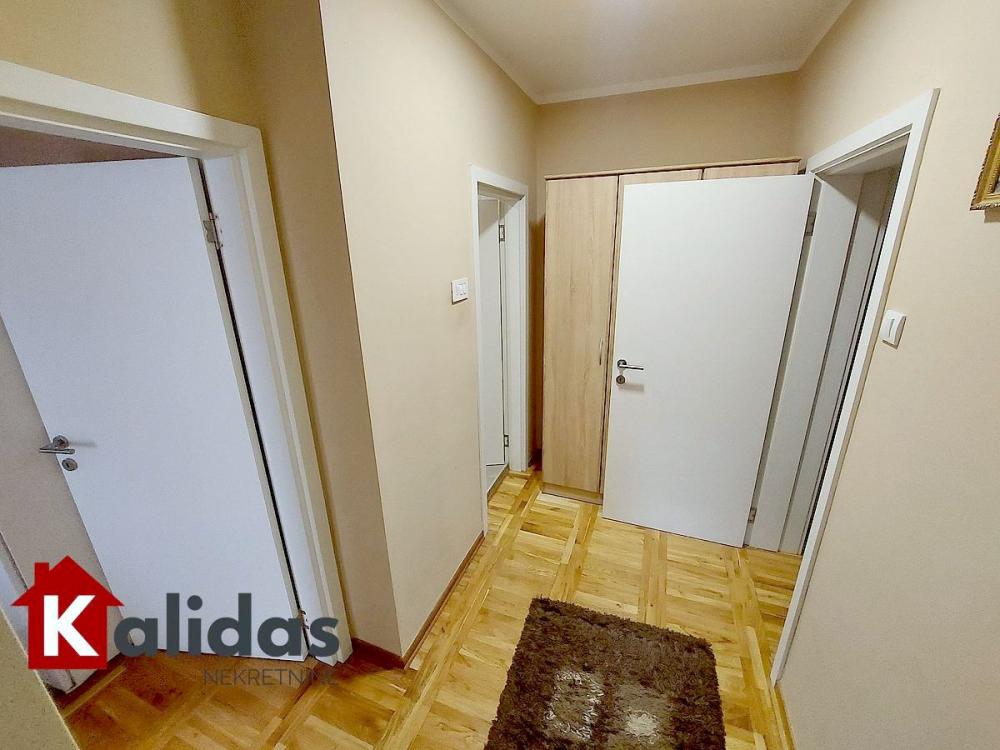 Slika 11 - Stan,NOVI SAD,BULEVAR EVROPE,kv: 99, € 185400, ID: 1008642