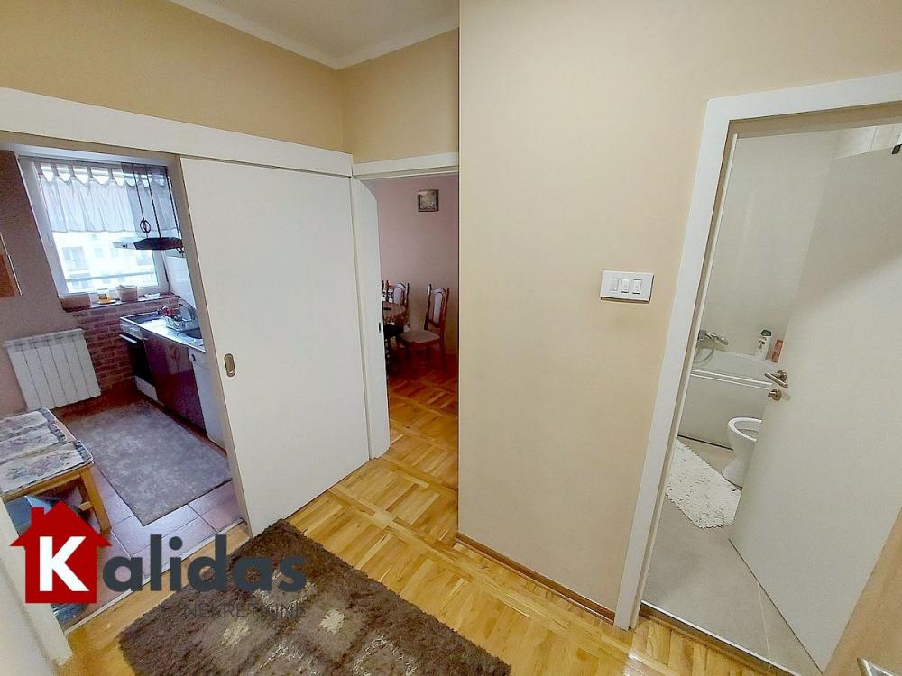 Slika 8 - Stan,NOVI SAD,BULEVAR EVROPE,kv: 99, € 185400, ID: 1008642