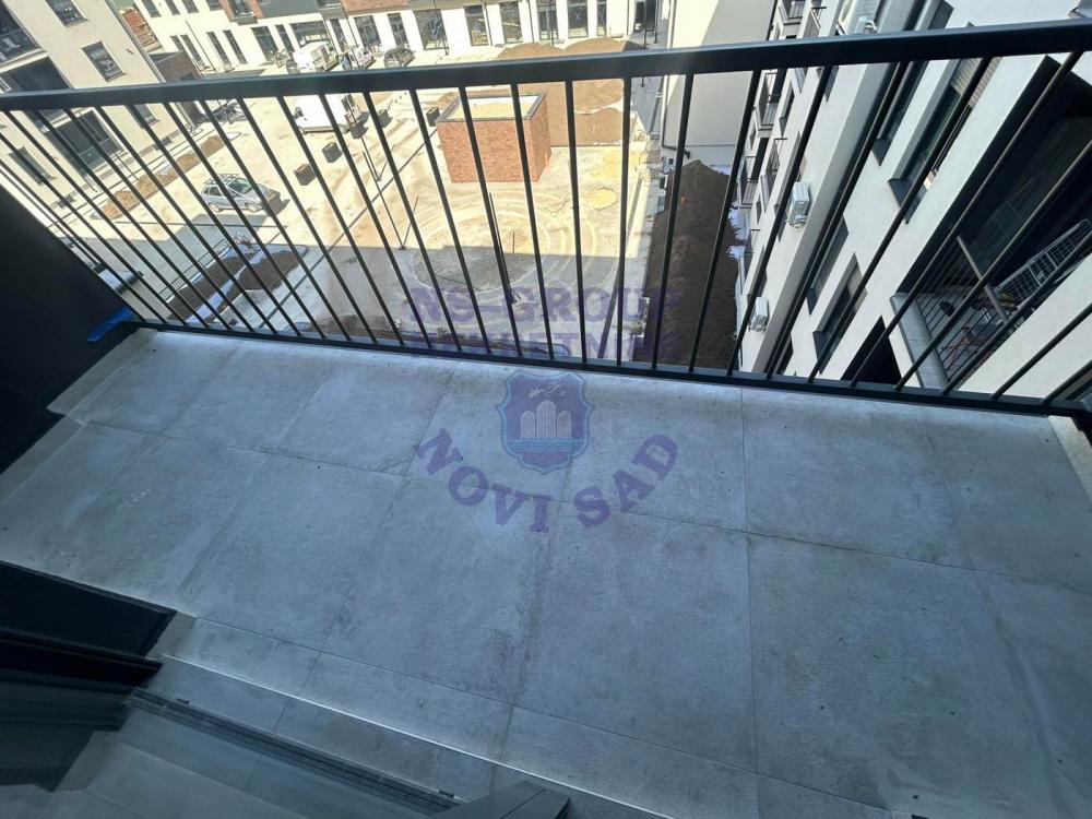 Slika 1 - Trosoban, 75m2, Telep Novi Sad, sa terasom, ima lift