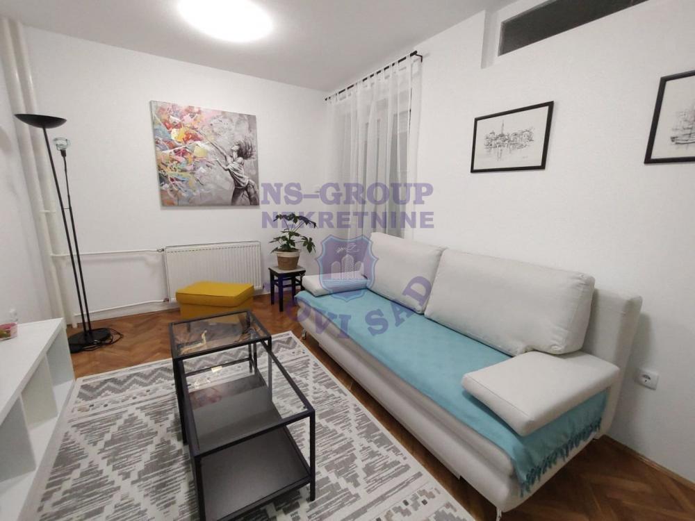 Glavna slika -Jednoiposoban, 34m2, Podbara Novi Sad, sa terasom, ima lift