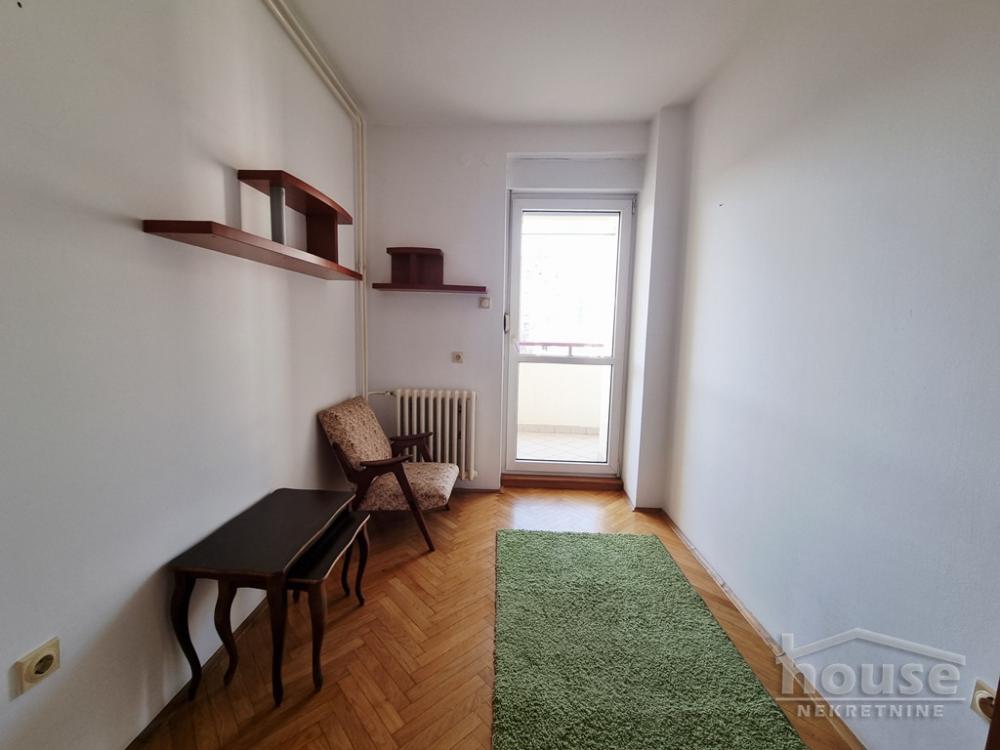 Slika 10 - Stan,NOVI SAD,CENTAR,kv: 100.00, € 390000, ID: 1065306