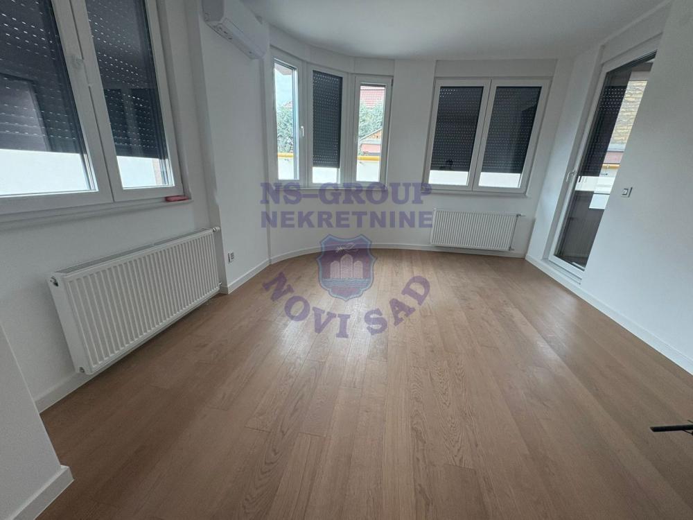 Glavna slika -Odličan trosoban stan na Telepu! 