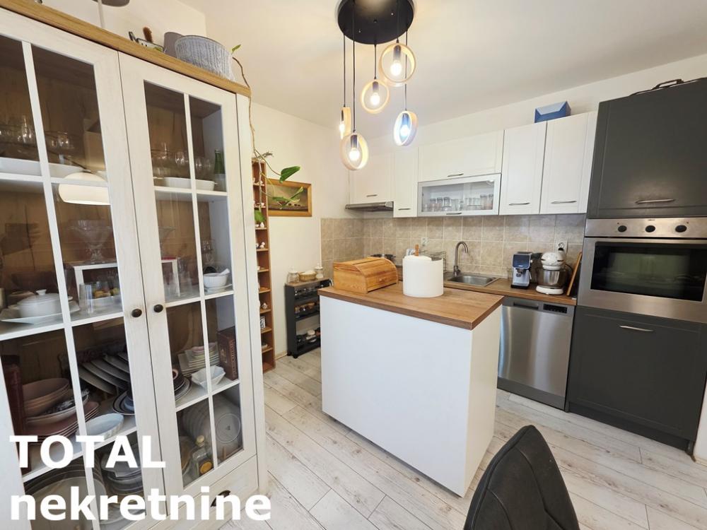 Slika 10 - Stan,NOVI SAD,VETERNIK,kv: 57.00, € 130000, ID: 1102398