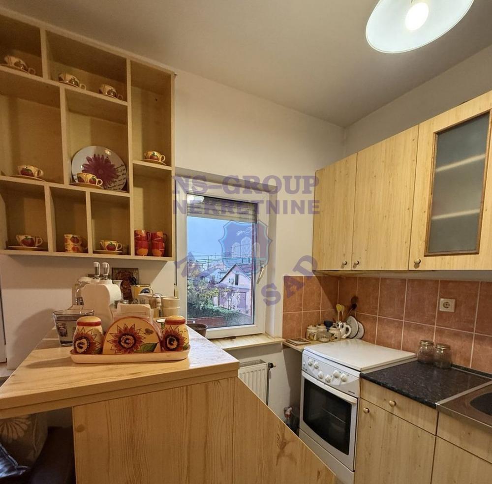 Slika 2 - Jednoiposoban, 33m2, Telep Novi Sad