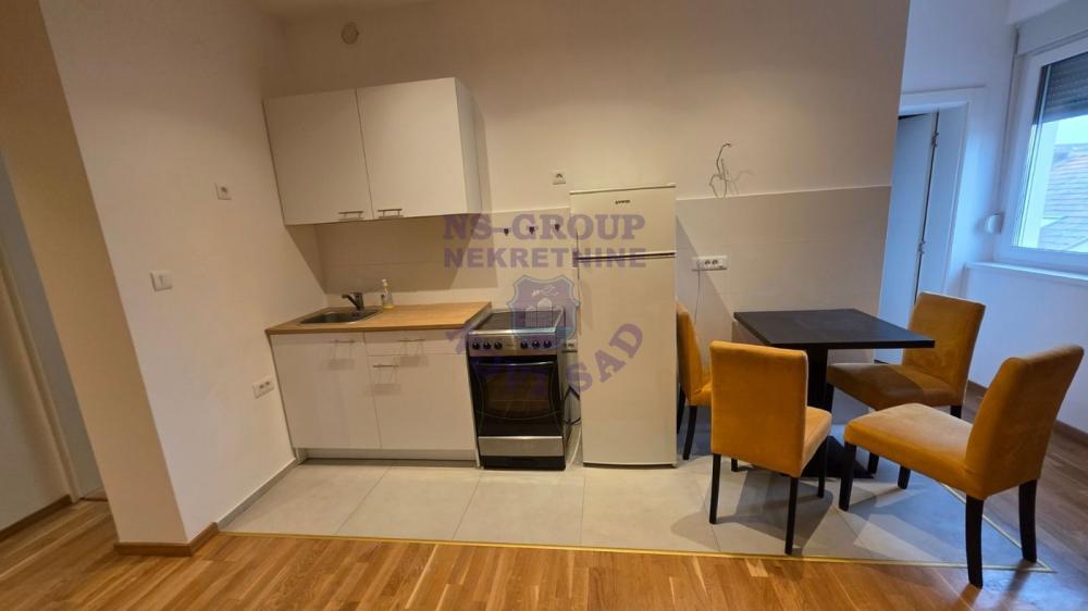 Slika 2 - Prodaja stana, 44m2, Petrovaradin Novi Sad, ima lift