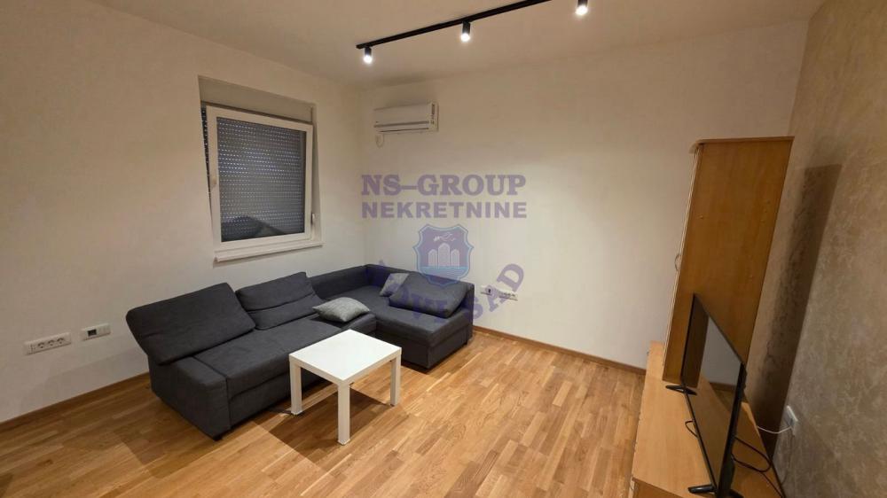 Slika 1 - Prodaja stana, 44m2, Petrovaradin Novi Sad, ima lift