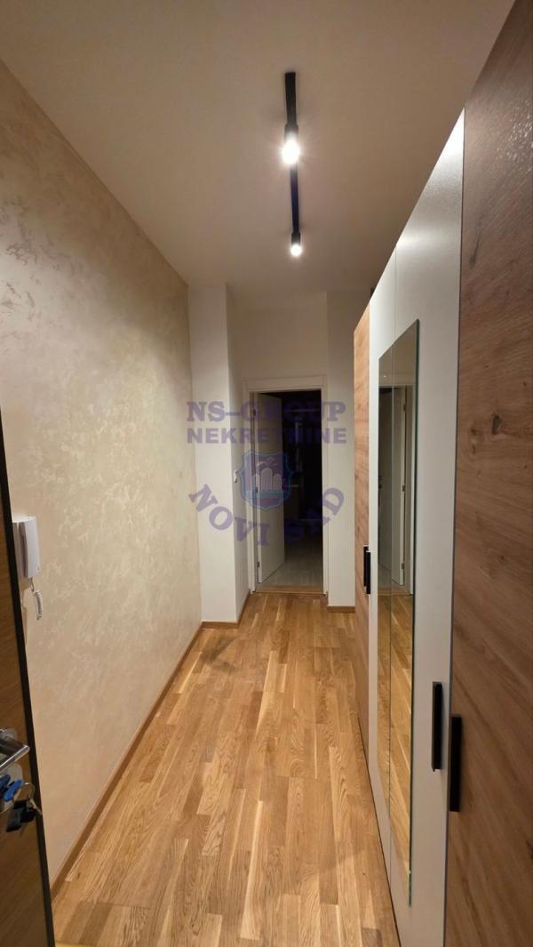 Glavna slika -Prodaja stana, 44m2, Petrovaradin Novi Sad, ima lift