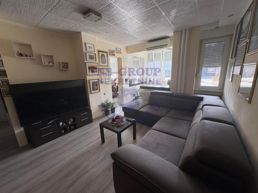 Slika 2 - Prodaja stana, 59m2, Bulevar oslobođenja Novi Sad, sa terasom, ima lift