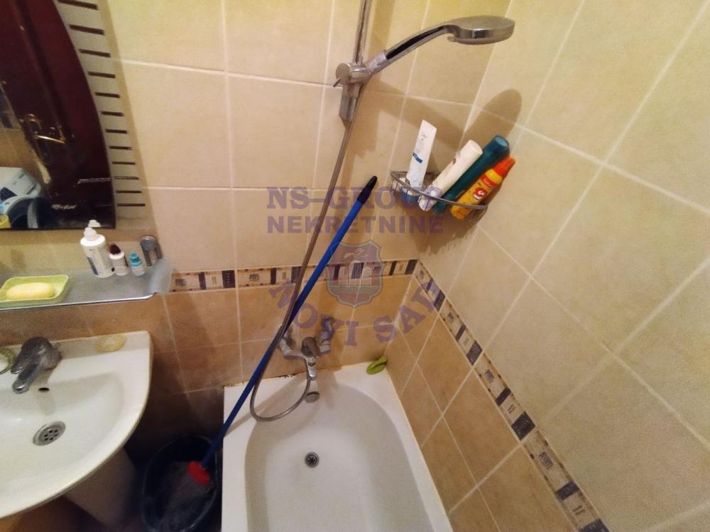 Slika 4 - Dvoiposoban, 83m2, Podbara Novi Sad, sa terasom