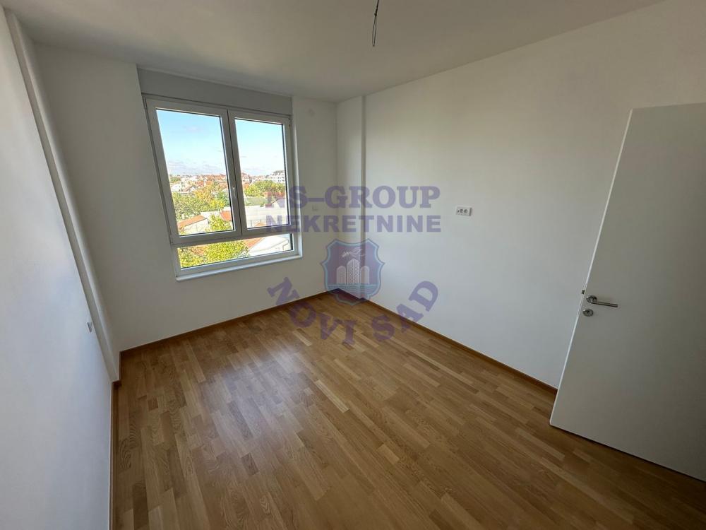 Slika 4 - Trosoban, 62m2, Telep Novi Sad, sa terasom, ima lift