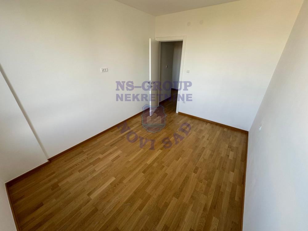 Slika 6 - Trosoban, 62m2, Telep Novi Sad, sa terasom, ima lift