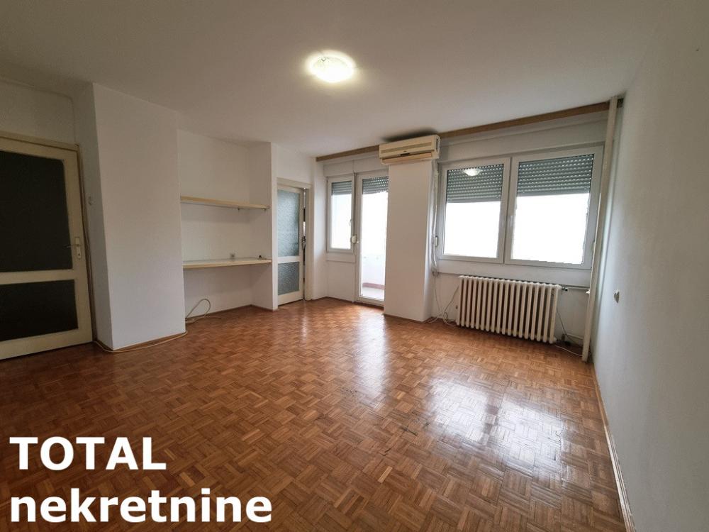 Slika 3 - Stan,NOVI SAD,LIMAN 3,kv: 43.00, € 133000, ID: 1102415