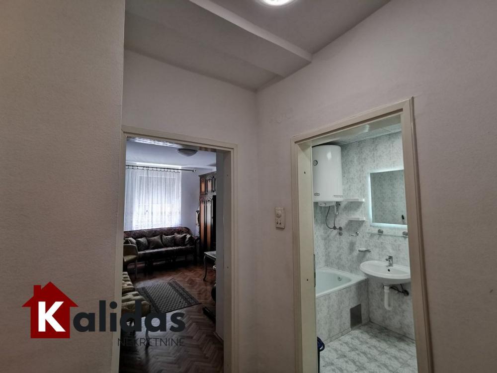 Slika 5 - Stan,NOVI SAD,CENTAR,kv: 59, € 170000, ID: 1008657