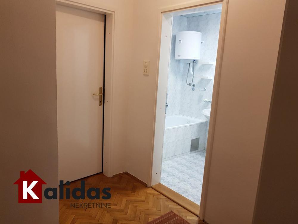 Slika 9 - Stan,NOVI SAD,CENTAR,kv: 59, € 170000, ID: 1008657
