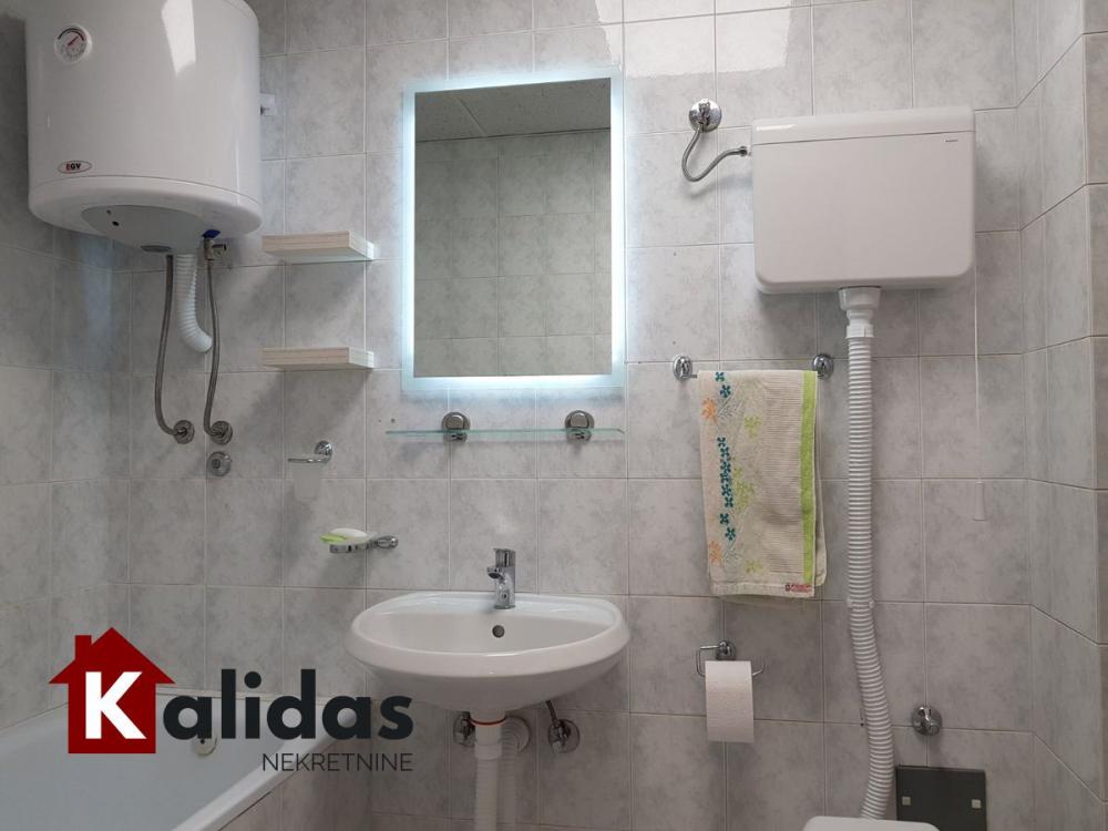 Slika 11 - Stan,NOVI SAD,CENTAR,kv: 59, € 170000, ID: 1008657