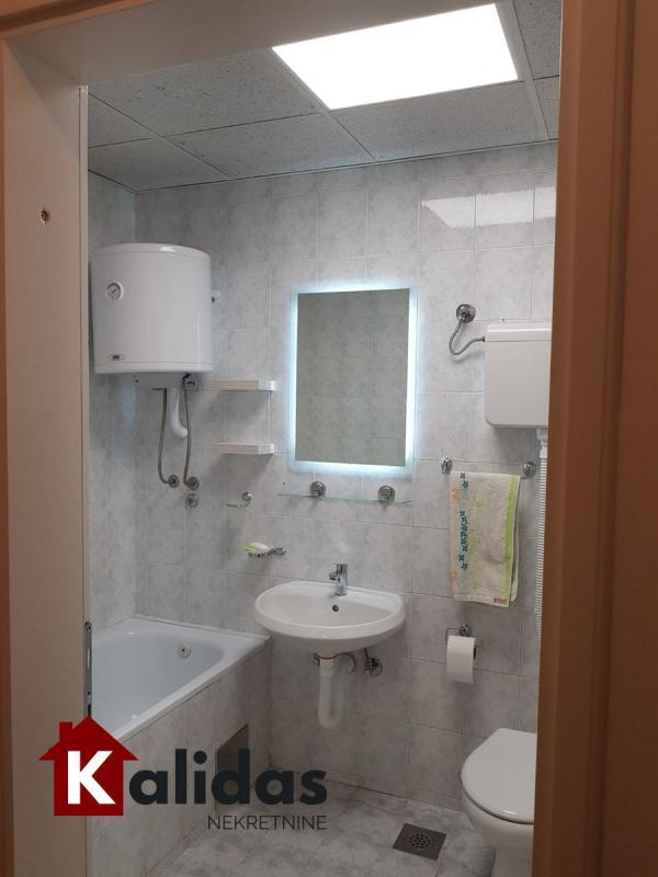 Slika 6 - Stan,NOVI SAD,CENTAR,kv: 59, € 170000, ID: 1008657