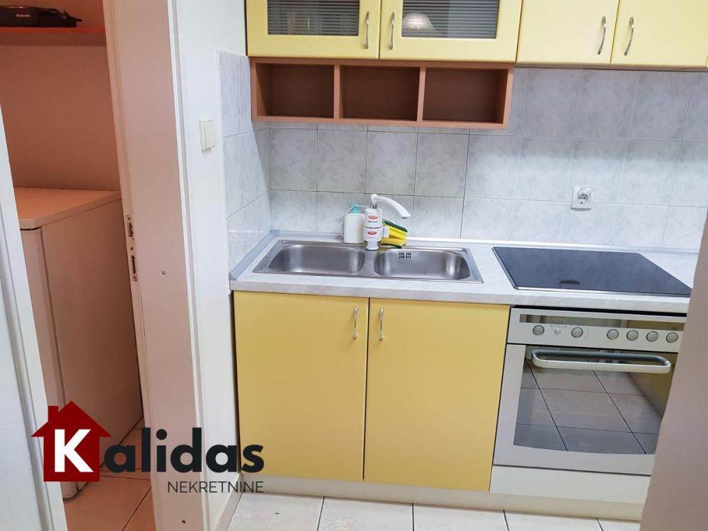 Slika 7 - Stan,NOVI SAD,CENTAR,kv: 59, € 170000, ID: 1008657