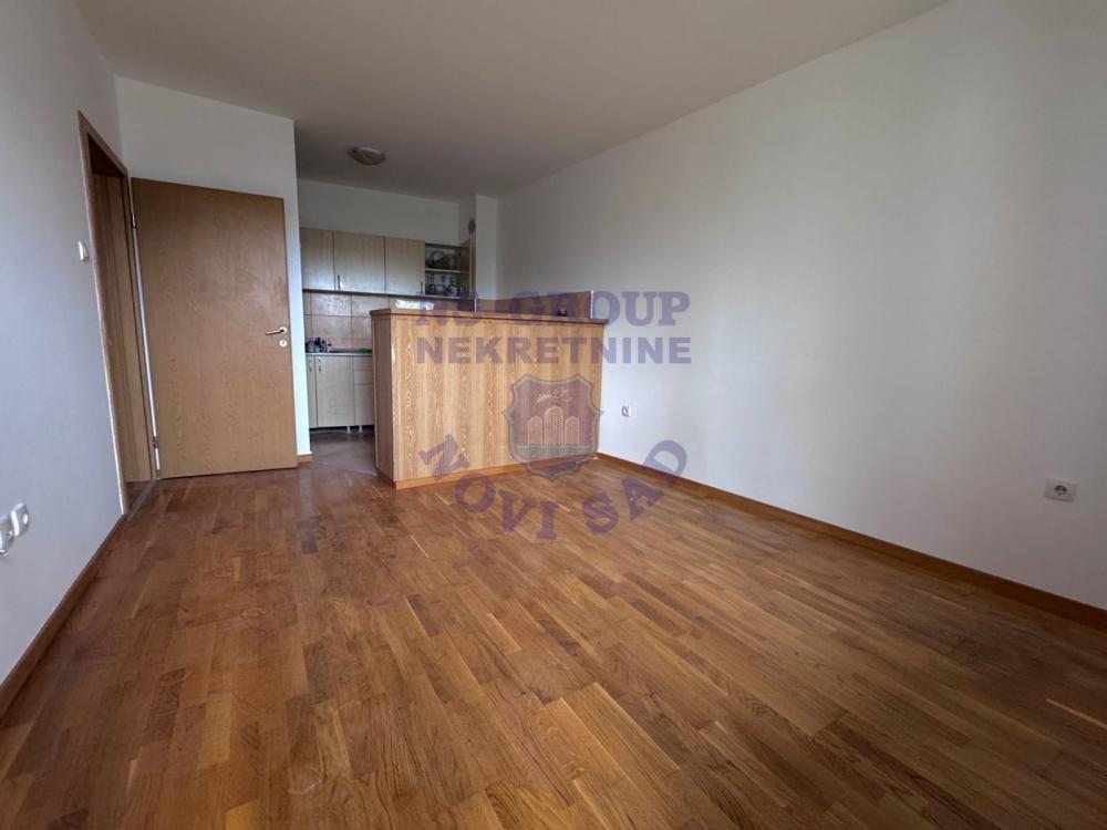 Slika 1 - Dvosoban, 40m2, Bulevar oslobođenja Novi Sad, sa terasom, ima lift