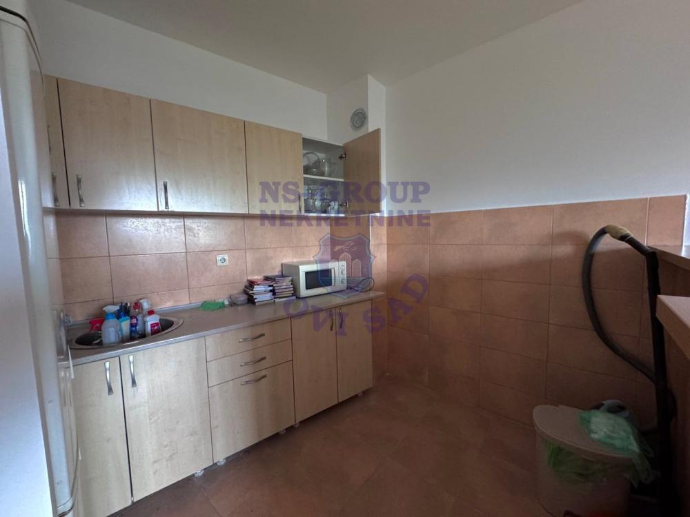 Slika 3 - Dvosoban, 40m2, Bulevar oslobođenja Novi Sad, sa terasom, ima lift