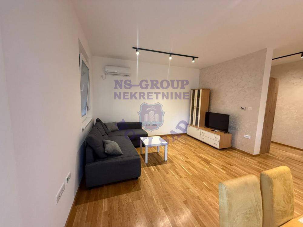 Glavna slika -Dvosoban, 44m2, Petrovaradin Novi Sad, ima lift