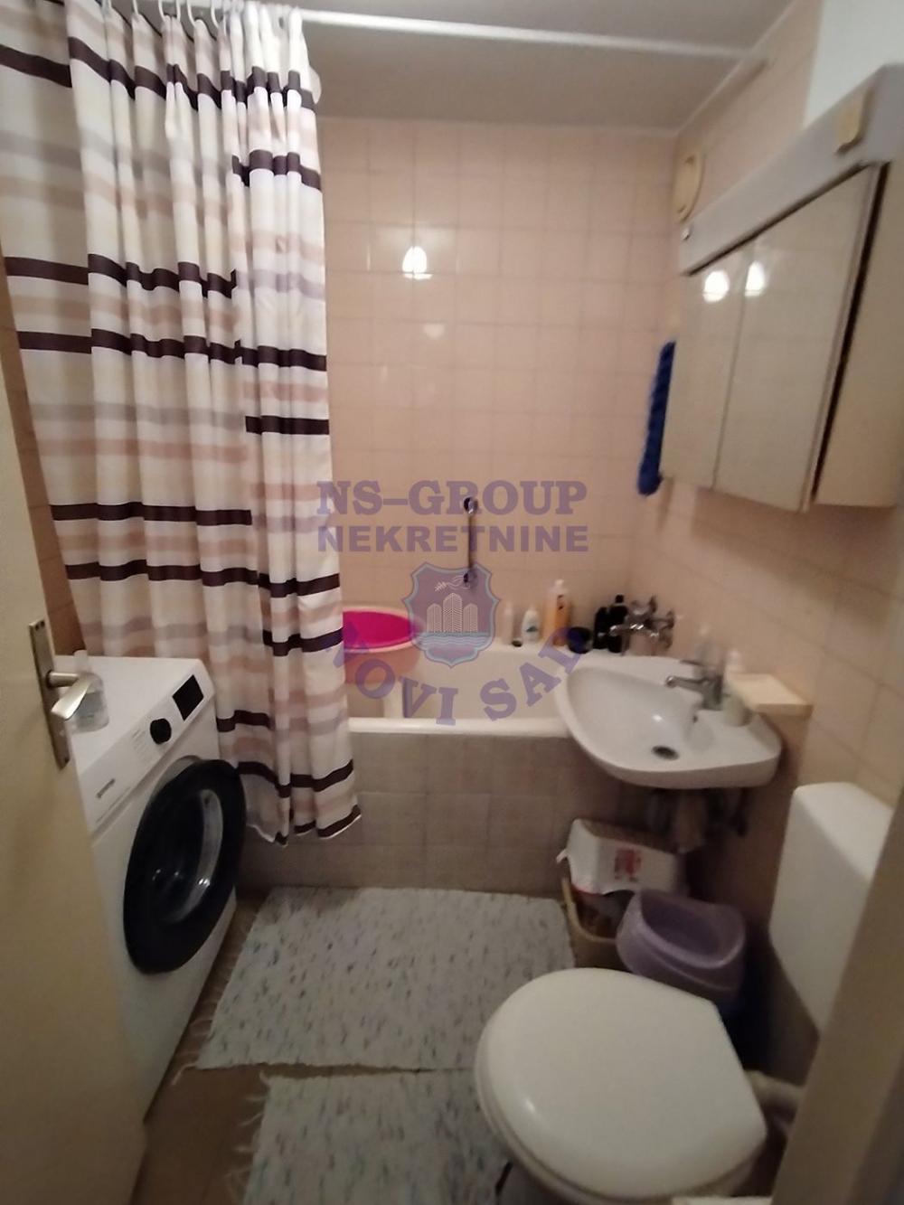 Slika 10 - Trosoban, 80m2, Liman 4 Novi Sad, sa terasom, ima lift