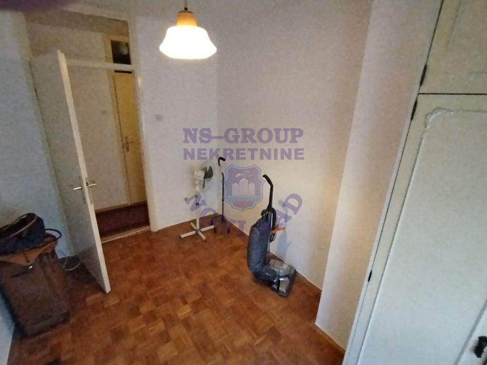 Slika 7 - Trosoban, 80m2, Liman 4 Novi Sad, sa terasom, ima lift