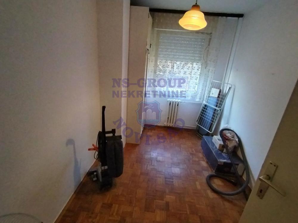 Slika 6 - Trosoban, 80m2, Liman 4 Novi Sad, sa terasom, ima lift