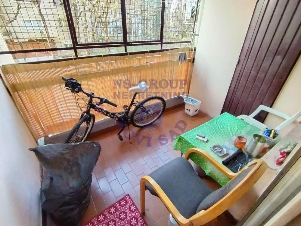 Slika 5 - Trosoban, 80m2, Liman 4 Novi Sad, sa terasom, ima lift