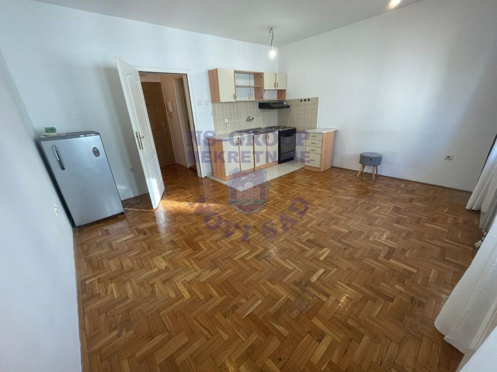 Slika 4 - Na prodaju garsonjera na 5 min od Limana!