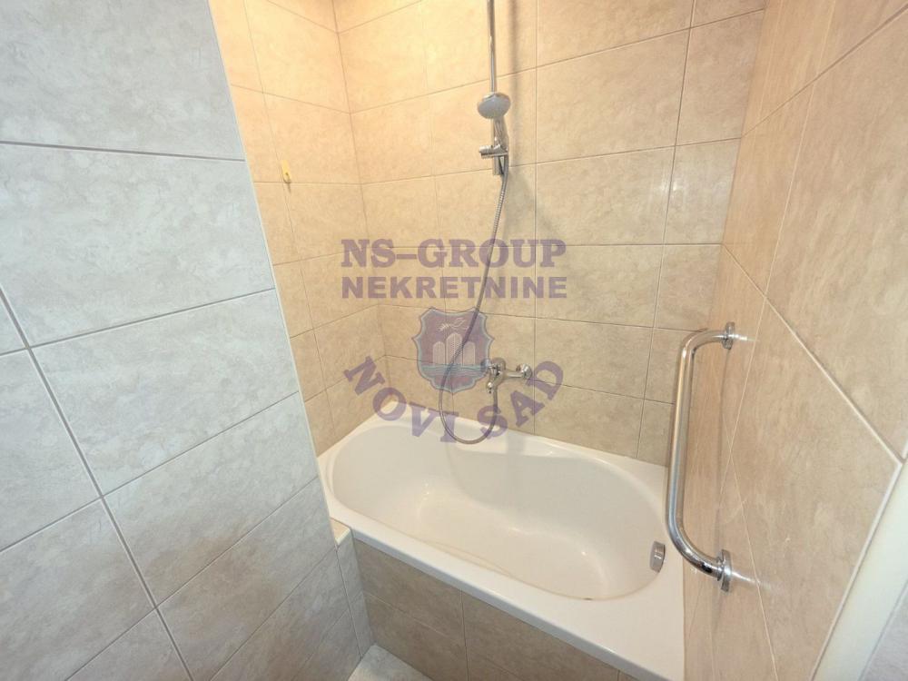 Slika 10 - Dvosoban, 42m2, Novosadski kej Novi Sad, sa terasom, ima lift