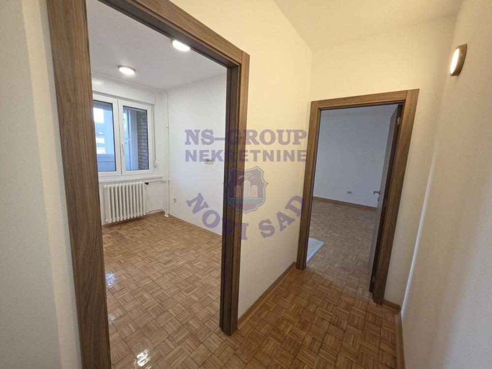 Slika 6 - Dvosoban, 42m2, Novosadski kej Novi Sad, sa terasom, ima lift