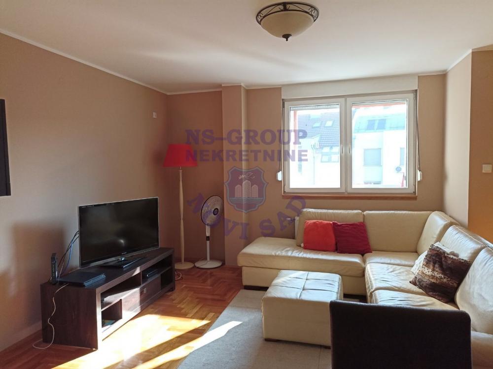 Slika 1 - Trosoban stan na Grbavici 94m2