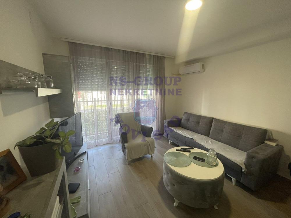 Slika 1 - Jednoiposoban, 35m2, Novi Futog Novi Sad, sa parkingom