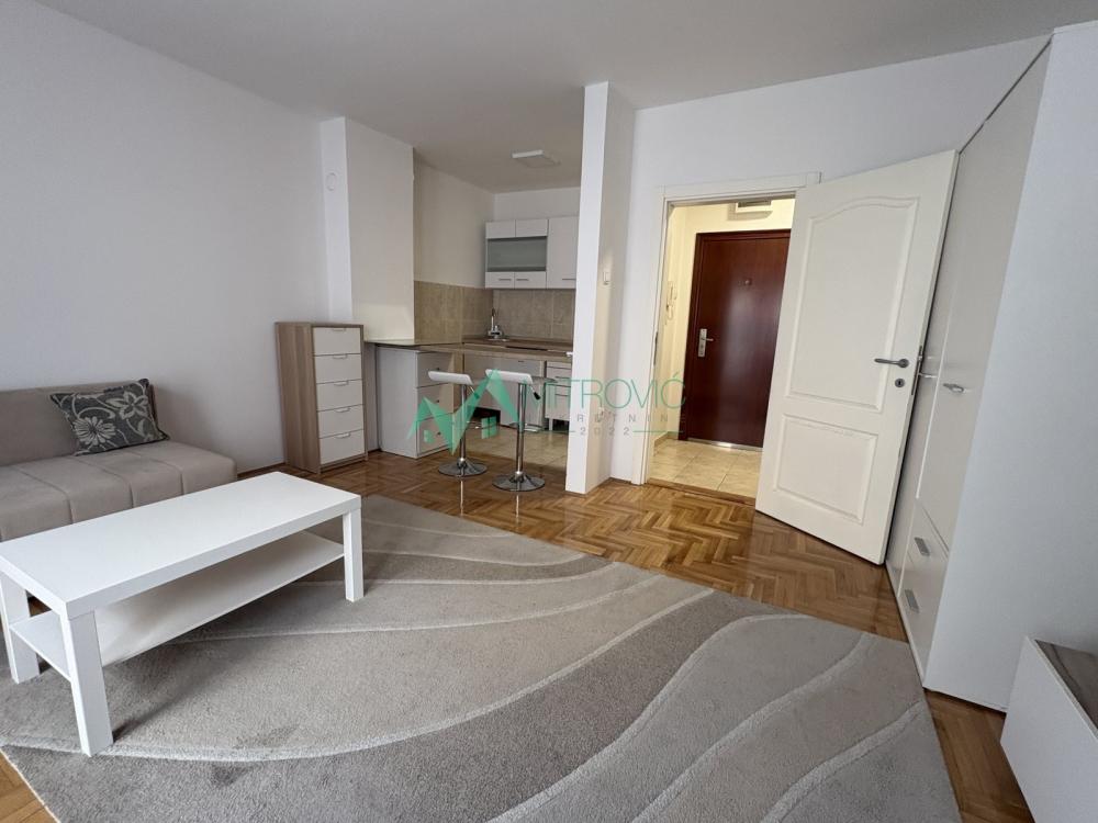 Slika 3 - Fenomenalna garsonjera u blizini keja-moguća kupovina putem kredita za mlade