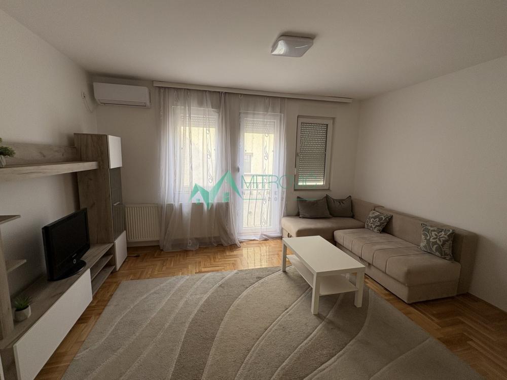 Slika 1 - Fenomenalna garsonjera u blizini keja-moguća kupovina putem kredita za mlade