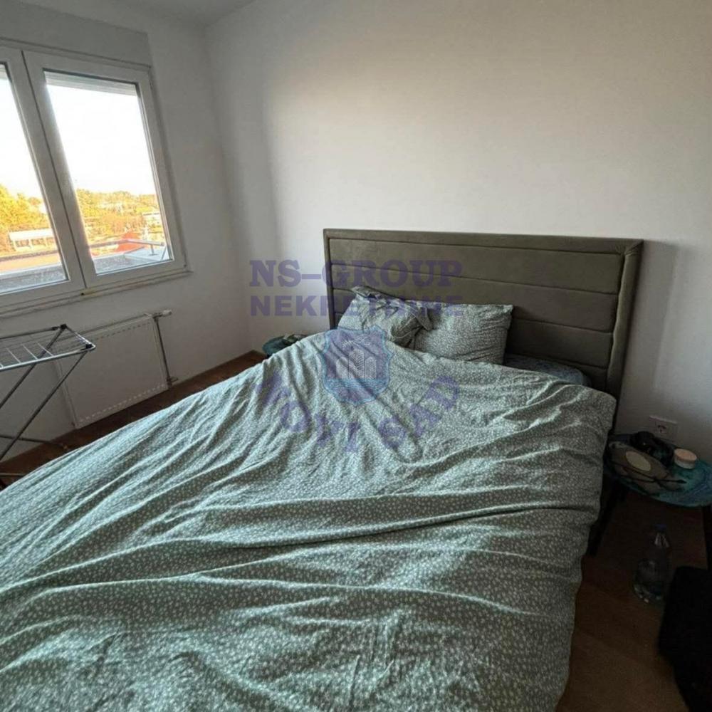 Slika 2 - Dvosoban, 44m2, Avijatičarsko naselje Novi Sad, sa terasom, ima lift