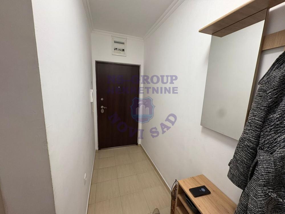 Slika 5 - Odlican dvosoban stan na Bulevaru!