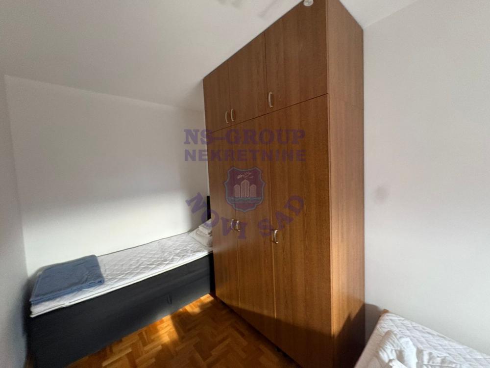 Slika 4 - Odlican dvosoban stan na Bulevaru!
