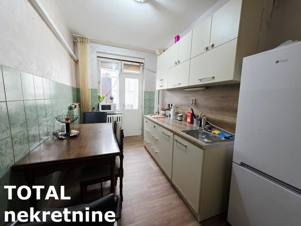 Slika 5 - Stan,NOVI SAD,DETELINARA,kv: 71.00, € 165000, ID: 1102433